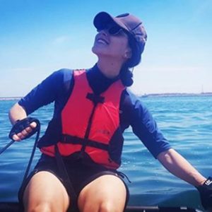 Femme à la barre du Tiwal 3